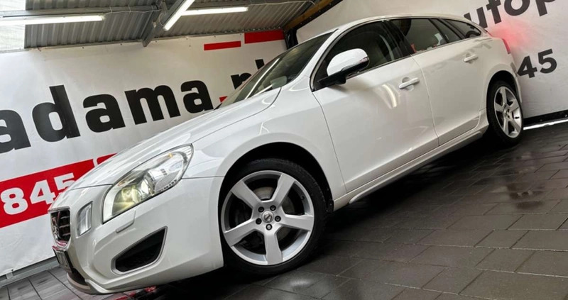 Volvo V60 cena 51900 przebieg: 111442, rok produkcji 2010 z Brzeg małe 781